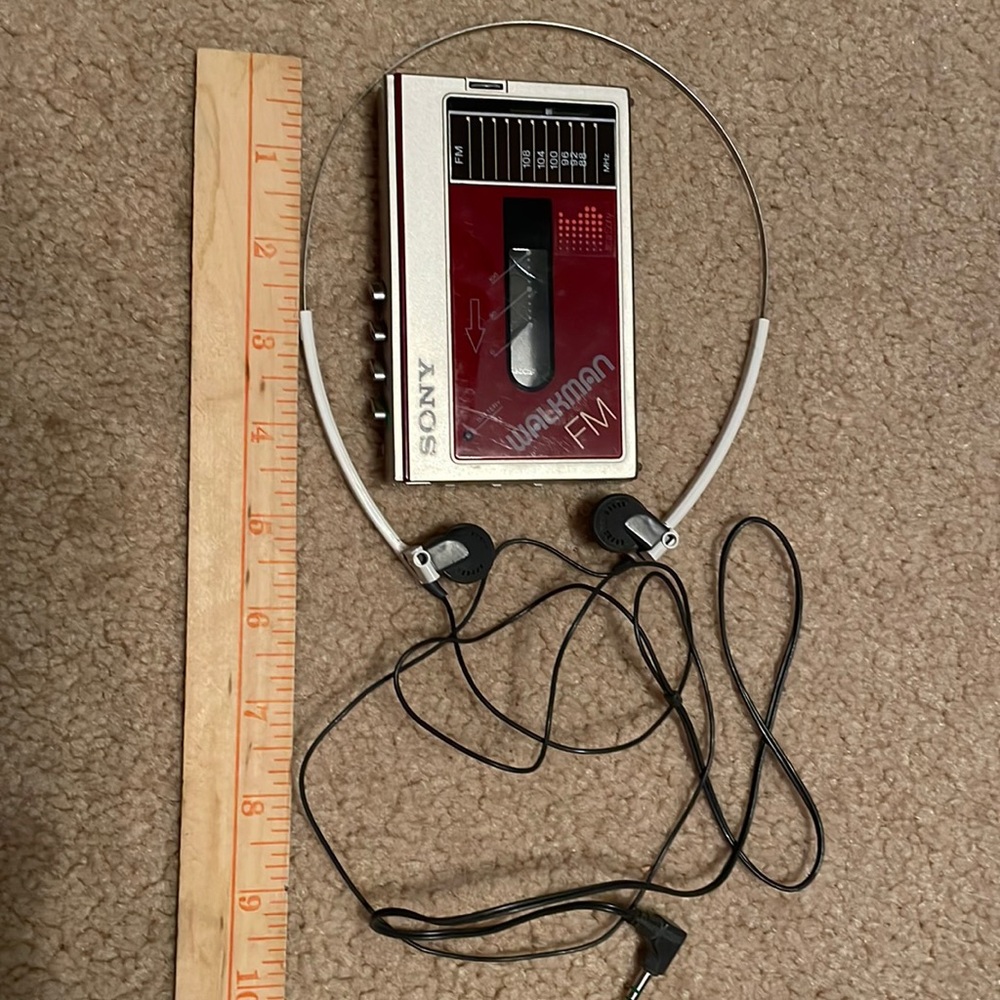 VERY rare Sony walkman F10, smallest cassette player made